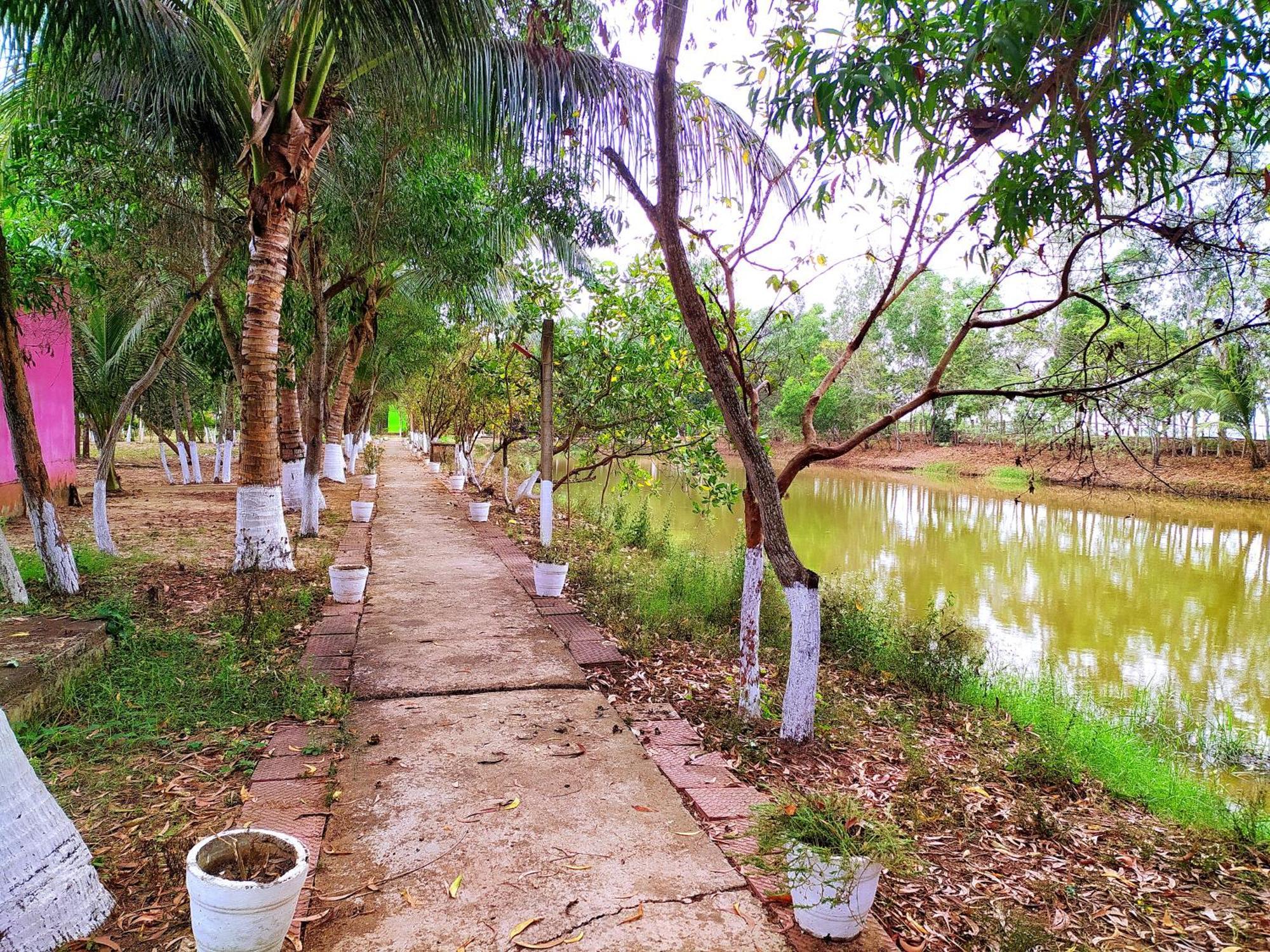 Estuarine Village Resort Sātabhāya Dış mekan fotoğraf